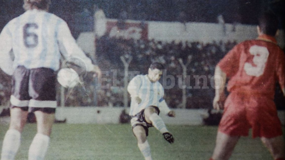 A 29 años de los "jueguitos" de Diego con una naranja y del Argentina vs. Marruecos en Salta