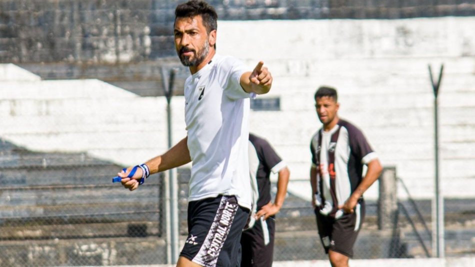 López, con una duda, define el once cuervo