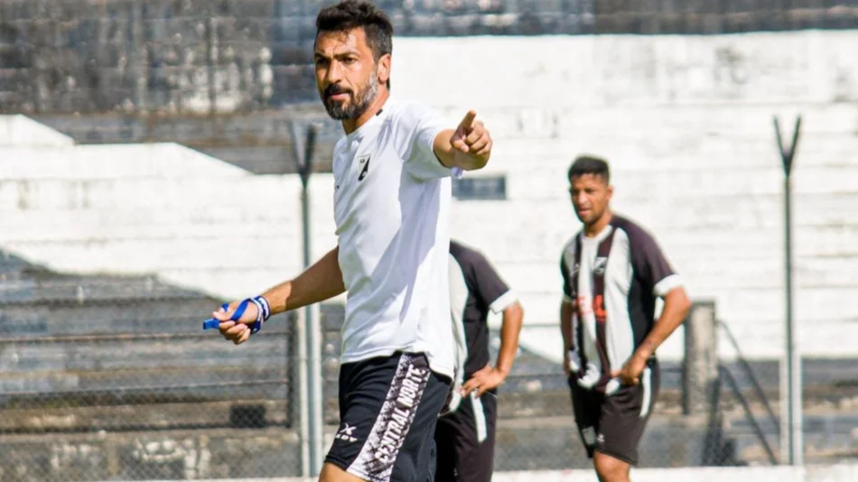 López, con una duda, define el once cuervo