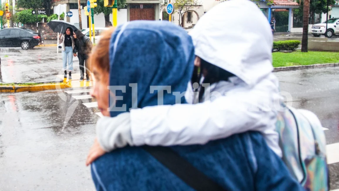 VIDEO: La lluvia se mantiene, incluso hasta el lunes