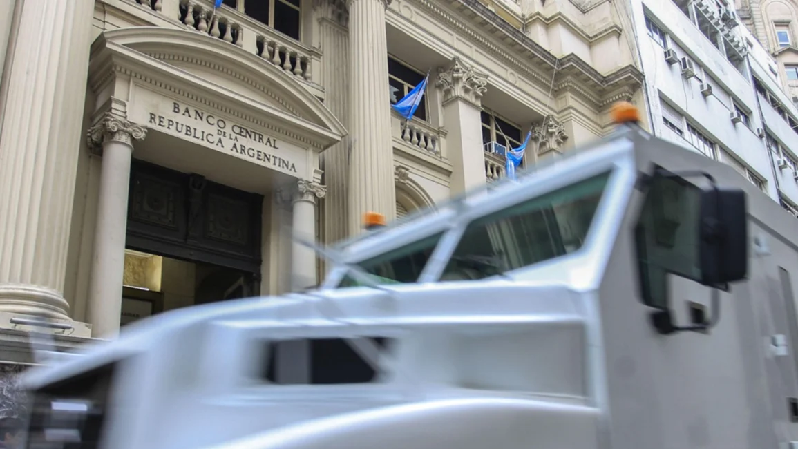 El BCRA subió la tasa de interés al 91%, para frenar la escalada del dólar