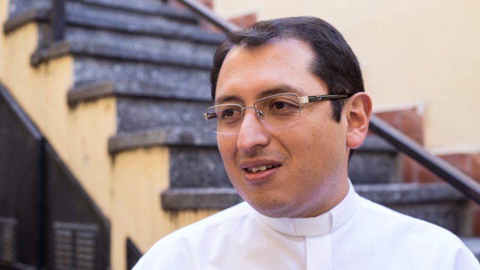 Caso Cargnello: "idólatras que causan división", el sacerdote Ajaya, también comprometido