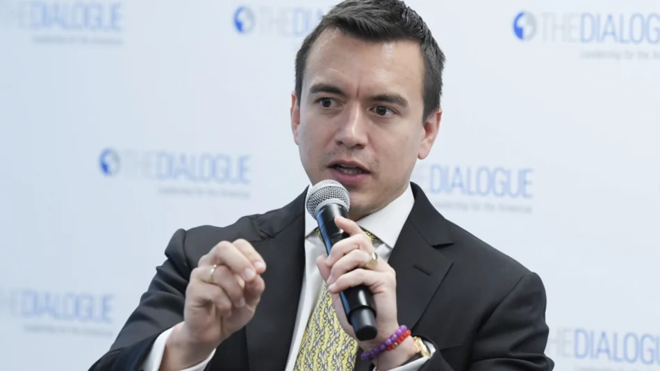 Ecuador busca justificarse, tras irrumpir en la embajada de México
