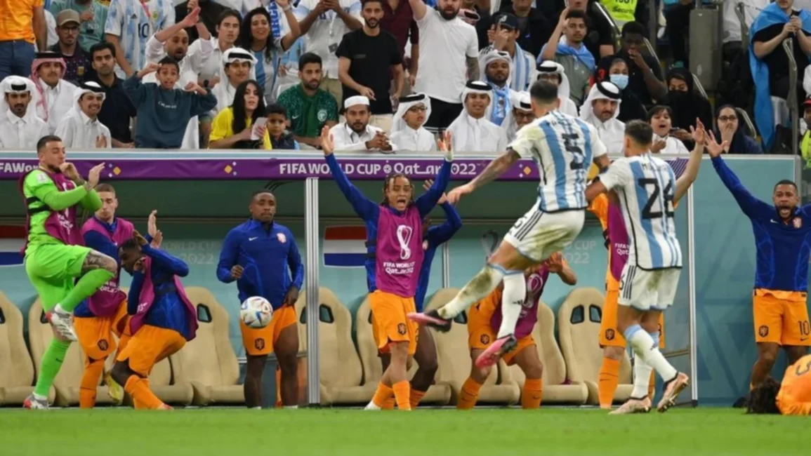 Leandro Paredes recordó el pelotazo al banco de suplentes de Países Bajos: "Me salió del alma"