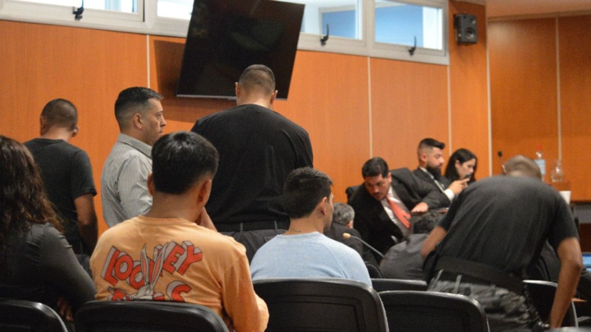 Doble crimen en la Circunvalación Oeste: una testigo dijo que los imputados planeaban "prender fuego" algo