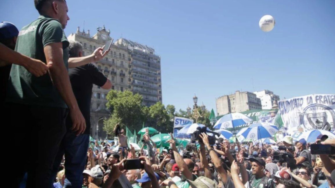 El Gobierno salió al cruce de la CGT: "Sindicalistas con síndrome de abstinencia"