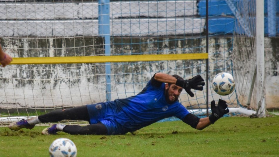 Gimnasia y Tiro tiene problemas en el arco por posibles casos de dengue