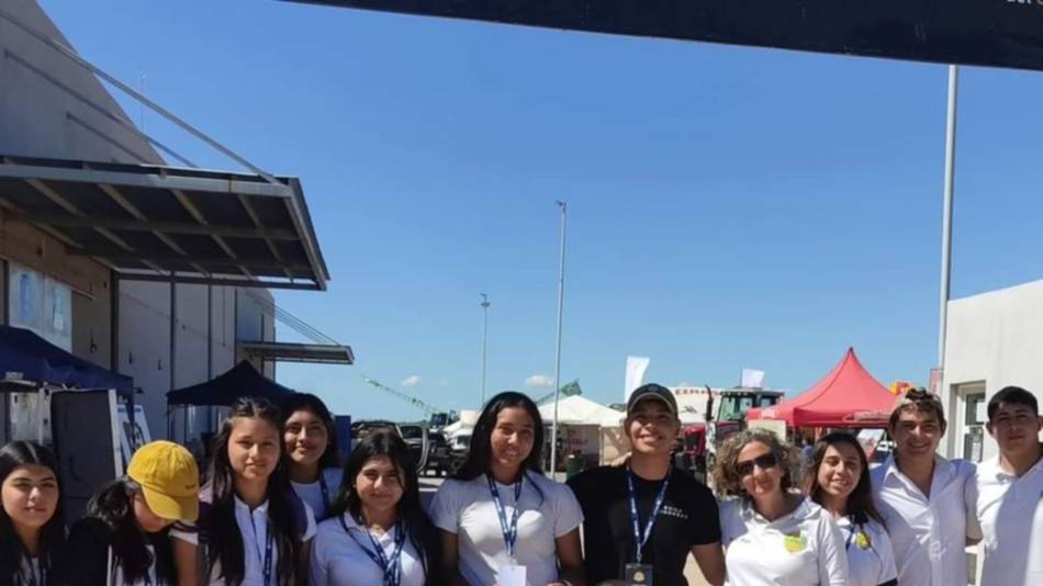 Una escuela técnica de Las Lajitas recibió una donación de 1 millón de pesos