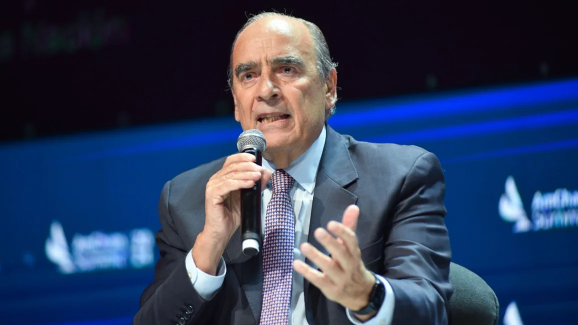  El Gobierno retomará la obra pública paralizada