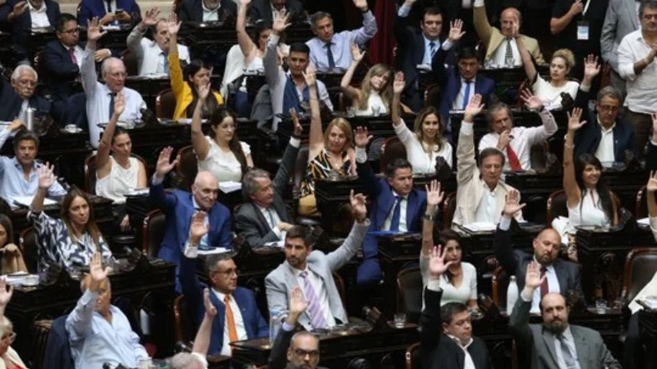 Mega sesión el 29 y 30 de abril, reforma laboral adentro y fuerte advertencia: "Sin Ley Bases, no hay paquete fiscal"