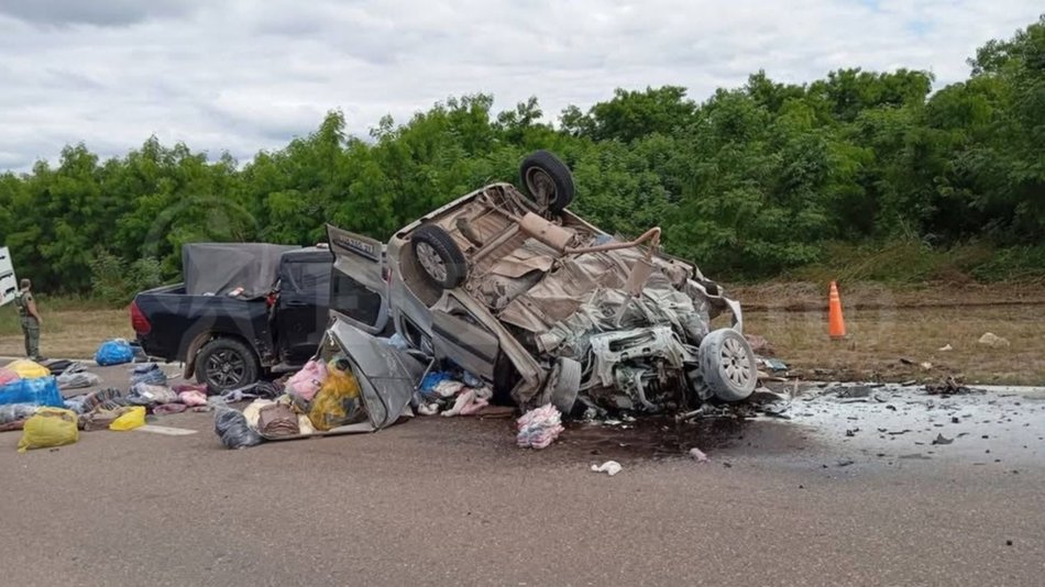 Grave accidente en el norte con víctima fatal: quiso evadir un control y se llevó por delante una camioneta de Gendarmería