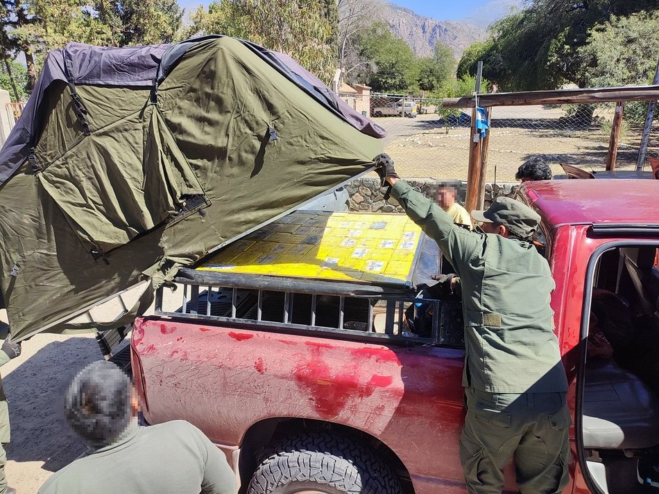 Gendarmes secuestraron más de 325 kilos de cocaína en dos procedimientos