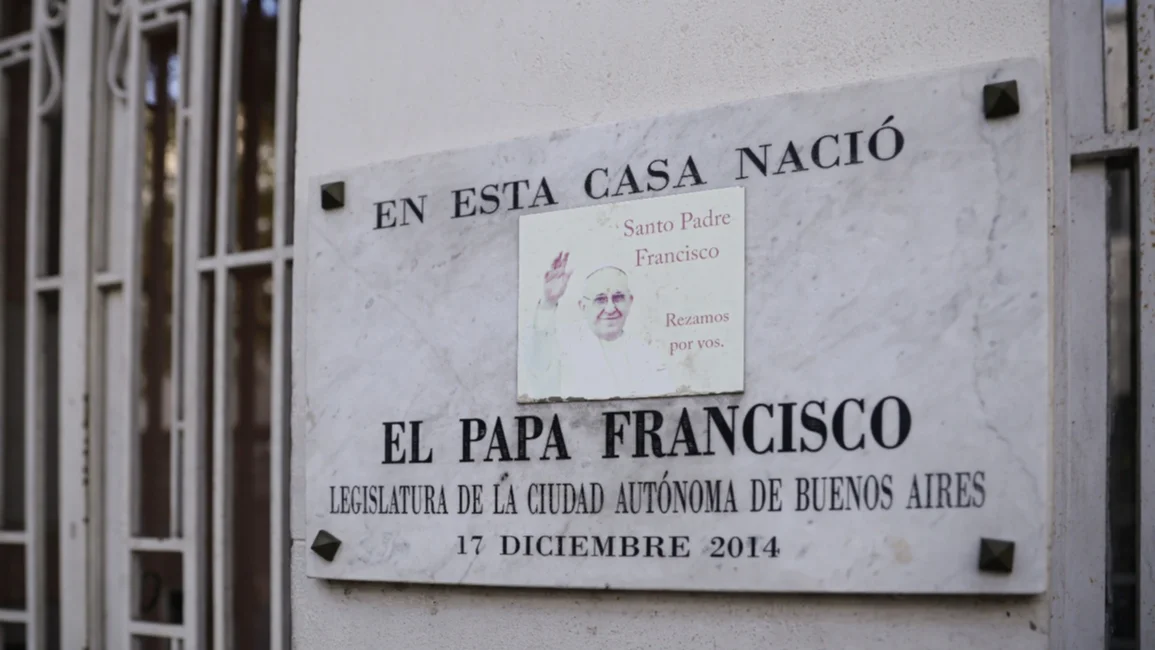 EL ADIÓS A FRANCISCO / Nunca olvidó sus raíces
