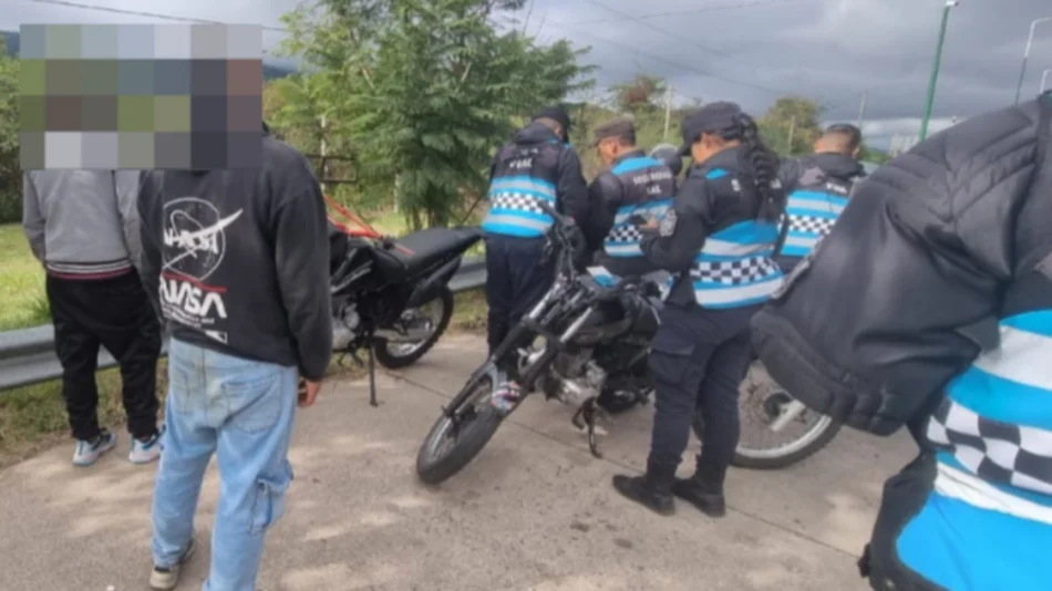 Riesgo y descontrol en el acceso norte: hacían picadas y "Wheeling" en moto