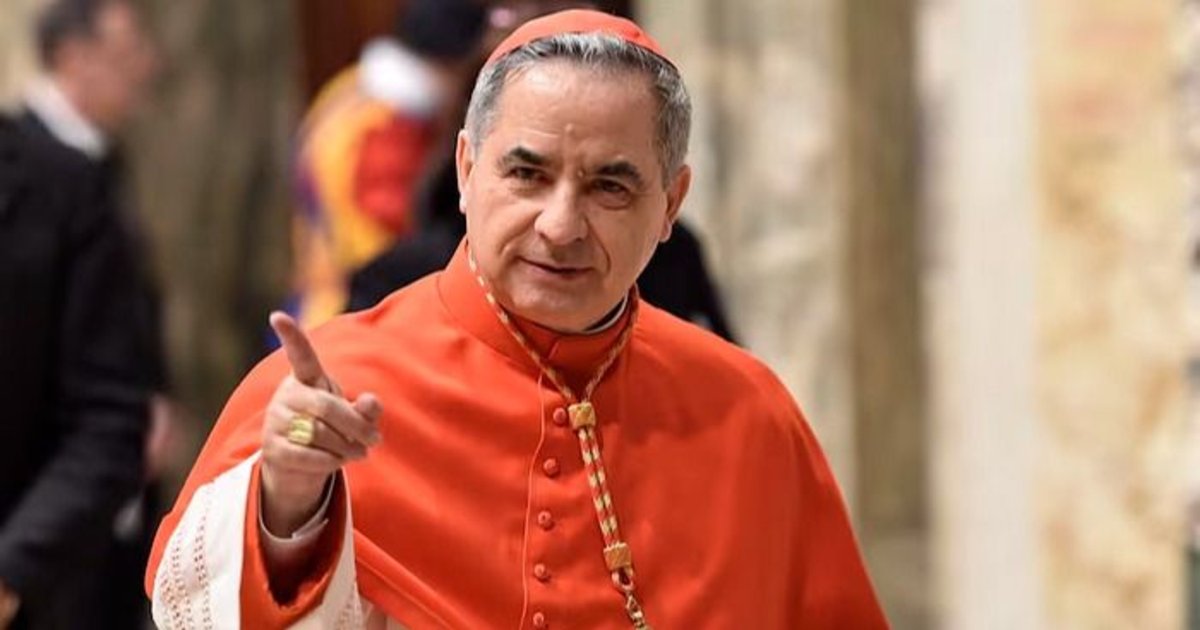 Dos cartas del papa Francisco confirmarían que el cardenal Becciu no  participaría del cónclave