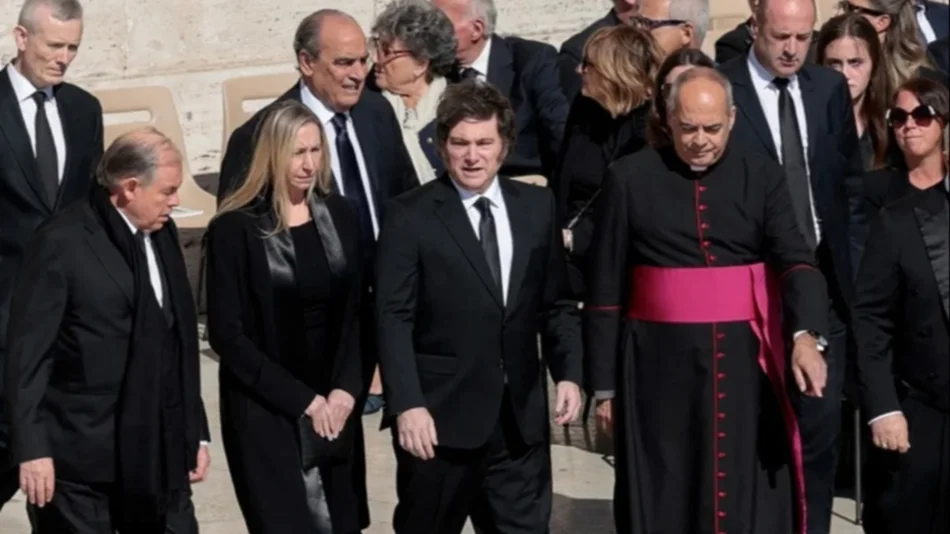Javier Milei emprendió el regreso al país tras los funerales del Papa Francisco
