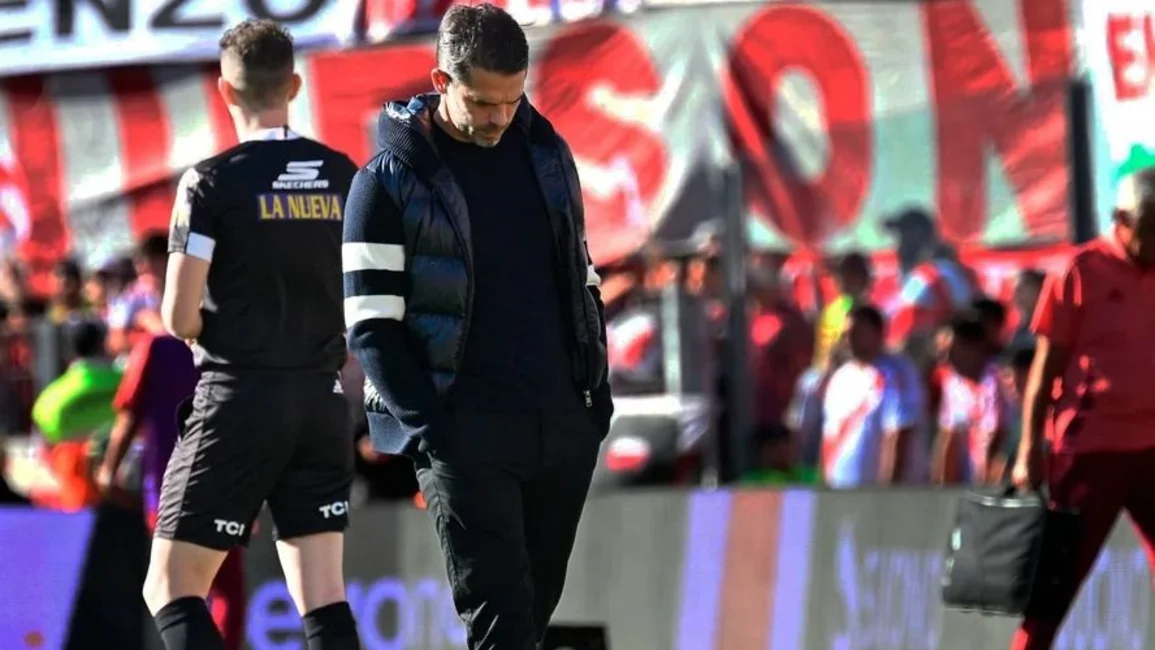 River, el verdugo de Gago como entrenador
