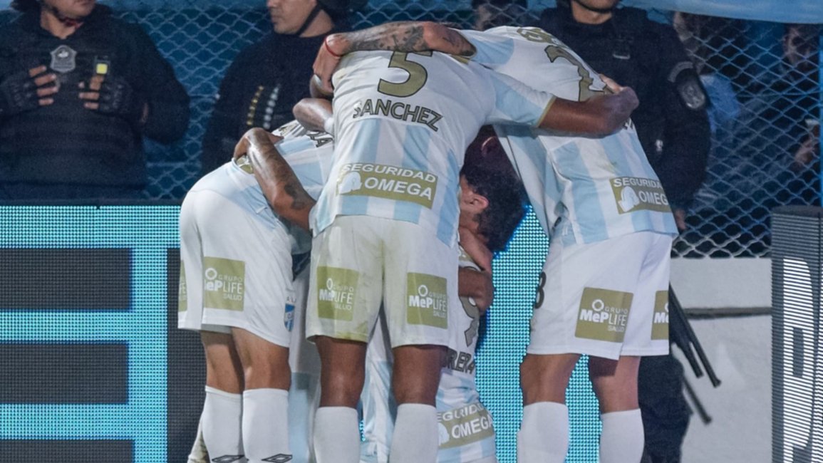 Independiente cayó ante Atlético Tucumán y no pudo subir a la cima de la Zona B del Torneo Apertura