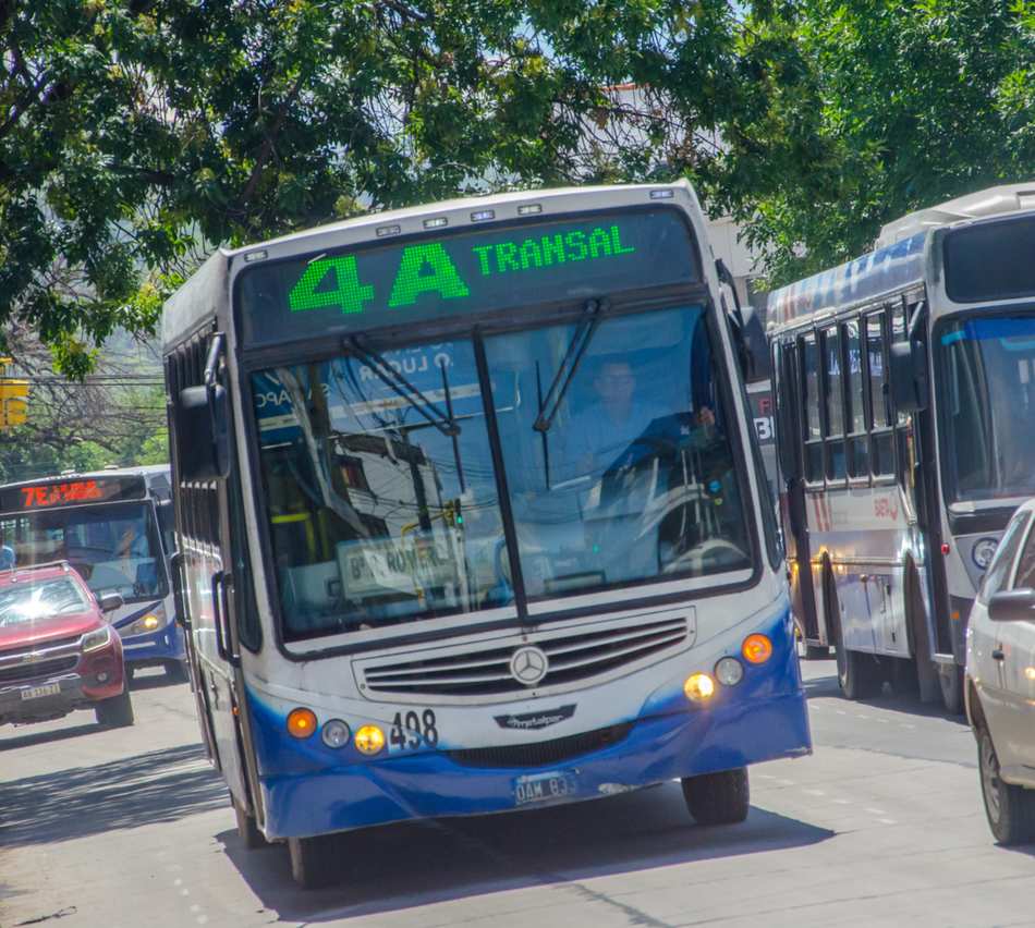 Salta aplica un plan de ajuste: congelan sueldos y frenan gastos