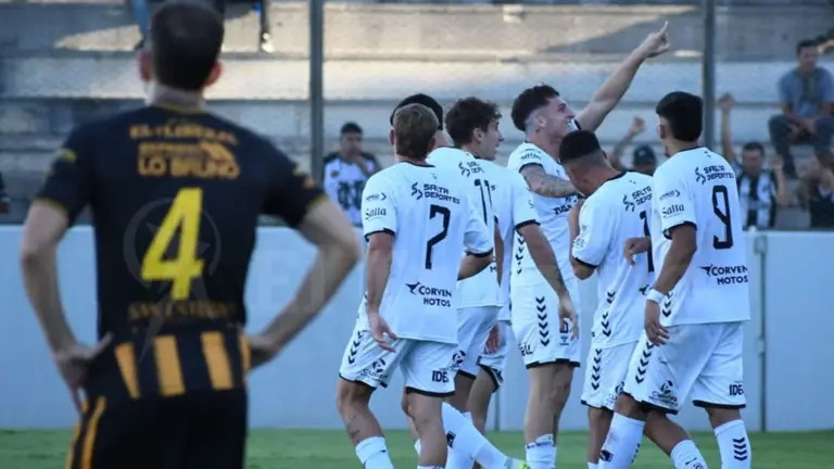 VIDEOS. Central Norte no aguantó y Mitre se llevó un puntazo: el cuervo dejó una chance de meterse en zona de playoffs