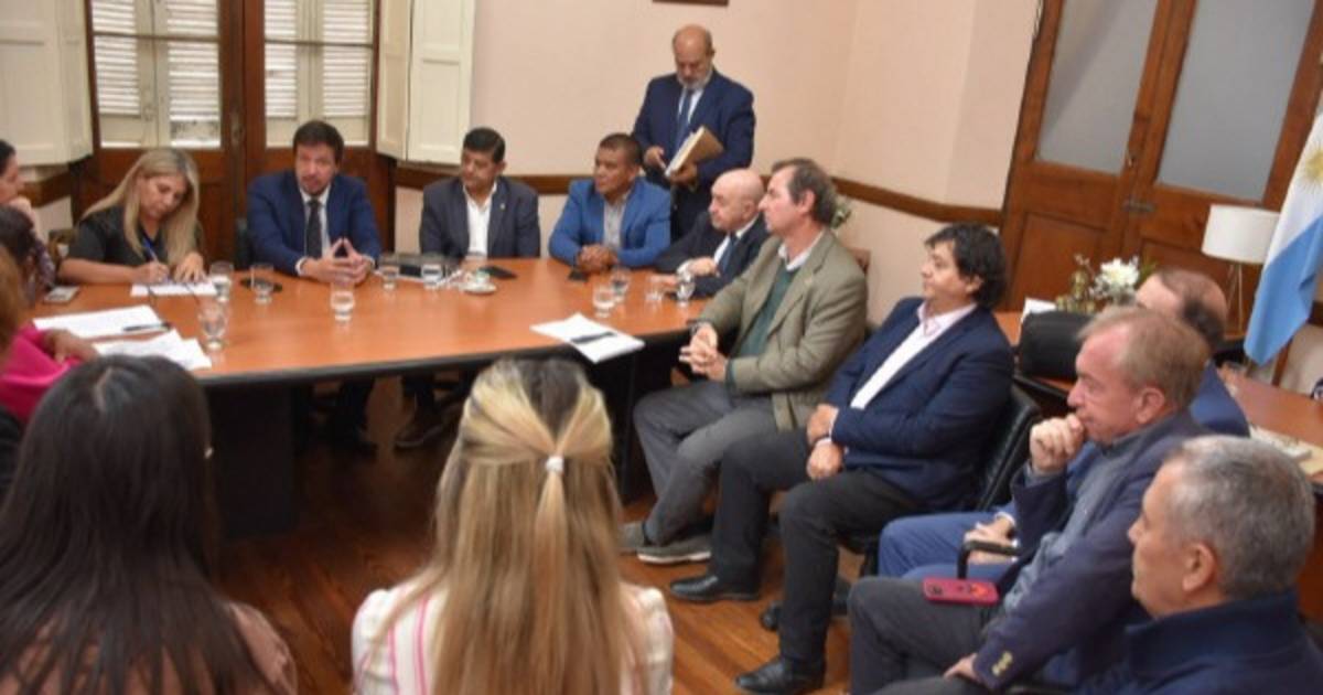 El Senado convocará a legisladores nacionales