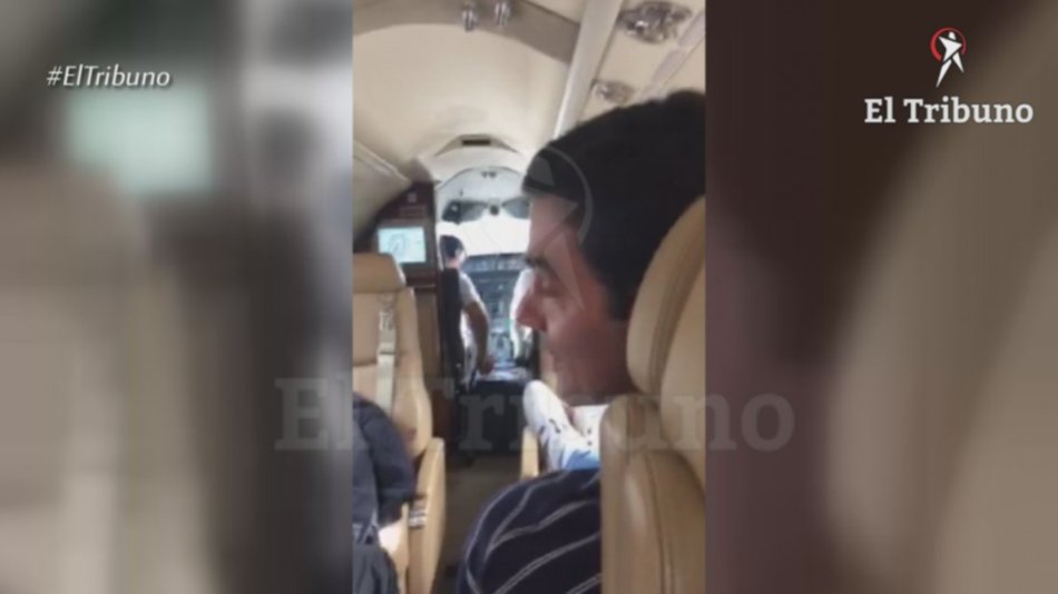 Urtubey usó el avión sanitario para viajar junto a Enzo Francescoli | avión sanitario, WhatsApp El Tribuno 387-4749361