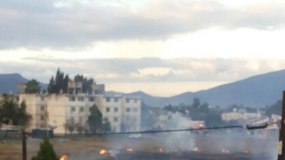 Negligencia e incendio de un predio en Bº Juan Pablo II | WhatsApp El Tribuno 387-4749361