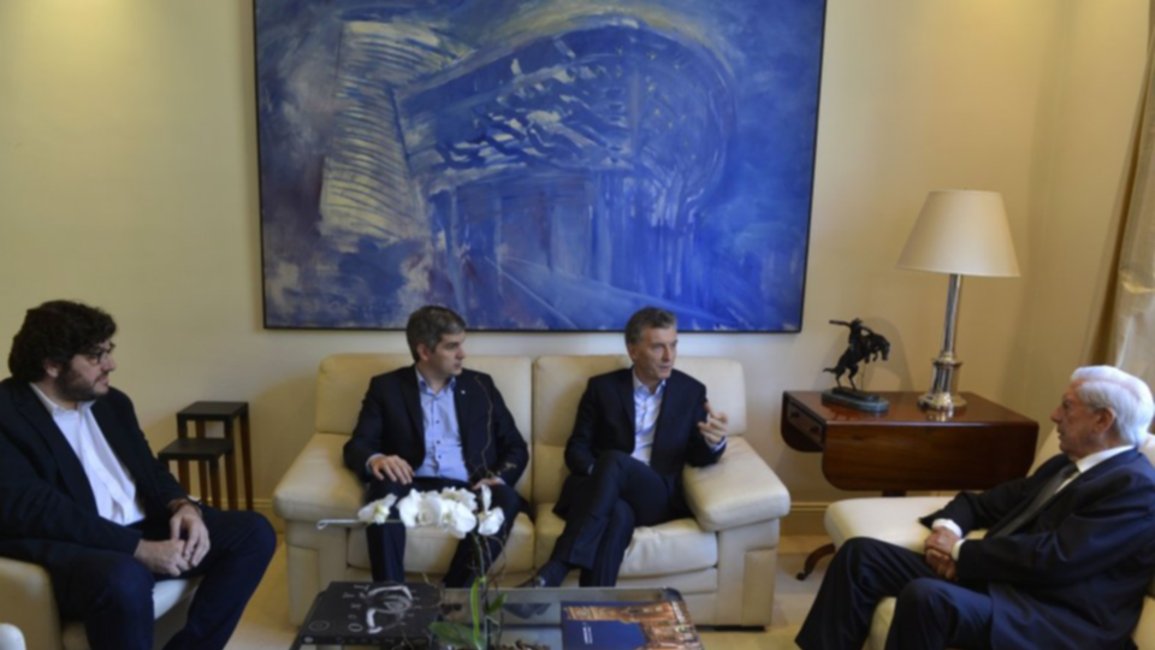 Mauricio Macri recibió a Mario Vargas Llosa en Olivos
