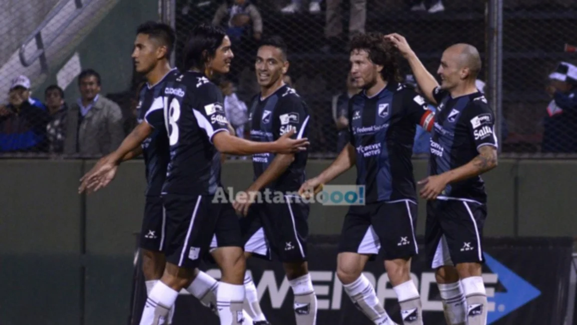 Central Norte le ganó 2-0 a Amalia y sacó pasaje para los cuartos de final