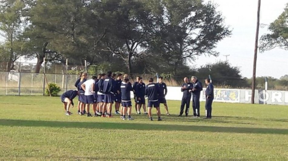 Gimnasia entrenó en Formosa con optimismo y un ambiente positivo