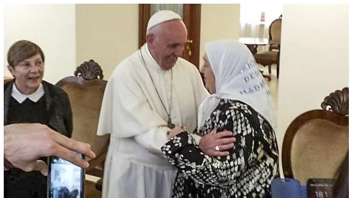 Tras su visita al Papa, Hebe de Bonafini contó que le pidió perdón