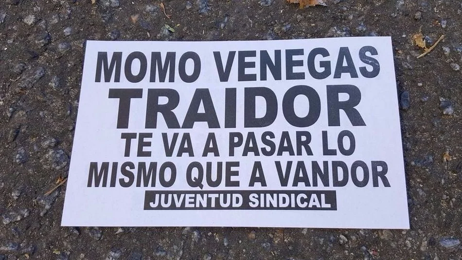 Repartieron volantes con amenazas al "Momo" Venegas cerca del acto de la CGT