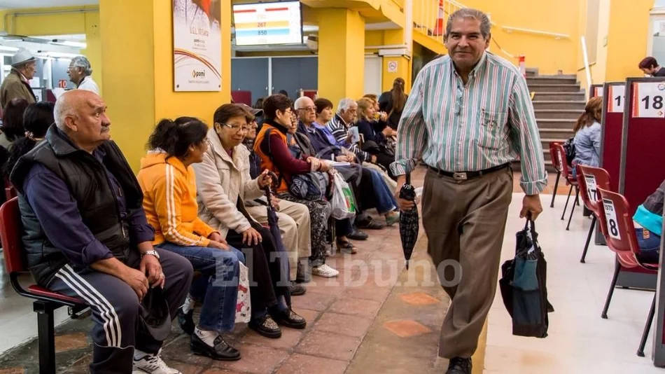 Profesionales suspenden la atención a afiliados del PAMI