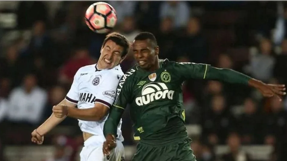 Lanús reclamó los puntos por mala inclusión de un jugador de Chapecoense 