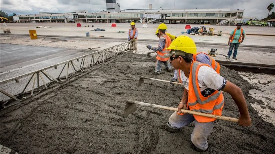 Demora en una de  las pistas del aeropuerto	