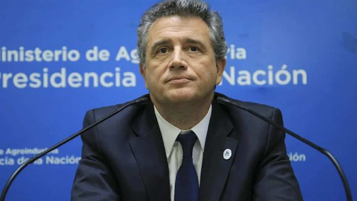El ministro Etchevehere culpó al "kirchnerismo" de los 543 despidos en su cartera