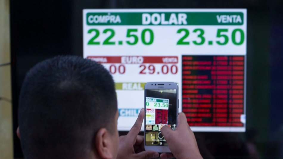 El mensaje de Forbes a los inversores: "Podría ser hora de salir de la Argentina"