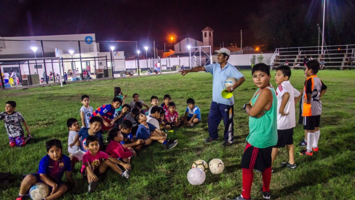 San Rafael: hace felices a más de 700 chicos y quiere jugar en la Liga Salteña