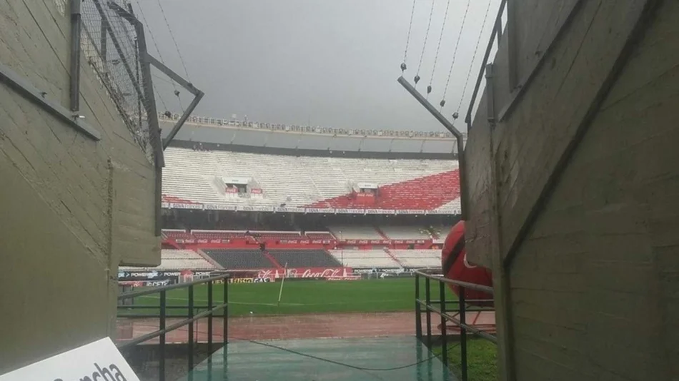 River-Estudiantes fue suspendido por lluvia