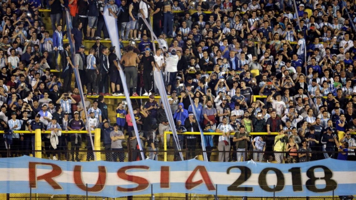 Un convenio para evitar la presencia de barras argentinos en el Mundial