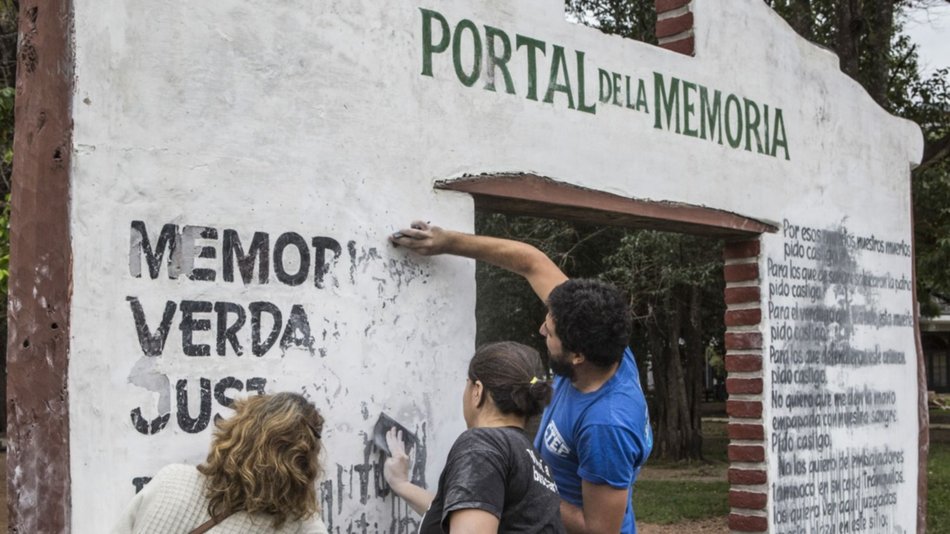 Denuncia por el ataque al  Portal de la Memoria