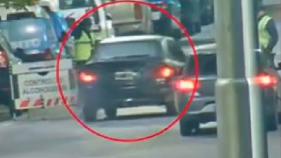 VIDEO: Esquivó un control policial, aceleró y atropelló a un policía que lo quiso detener
