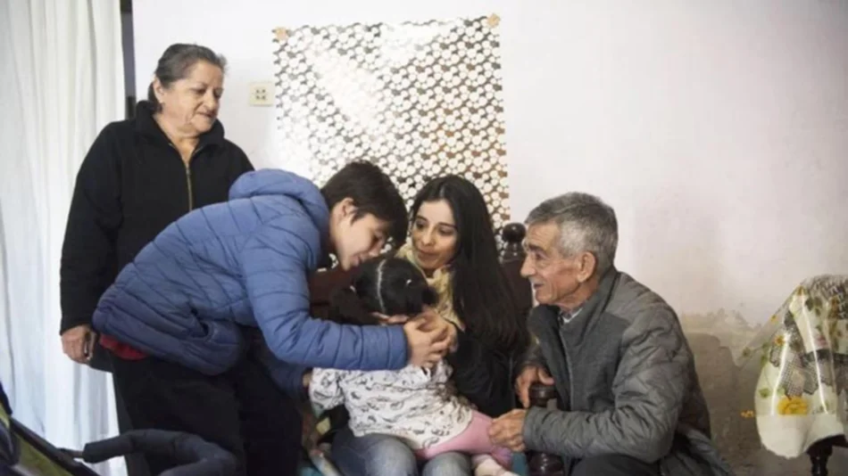Adoptó a una beba abandonada a la que le daban un año de vida y ya cumplió cuatro