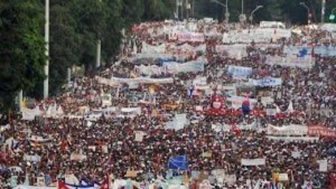 Cerca de un millón de personas celebran en las calles el Día del Trabajador en Cuba 