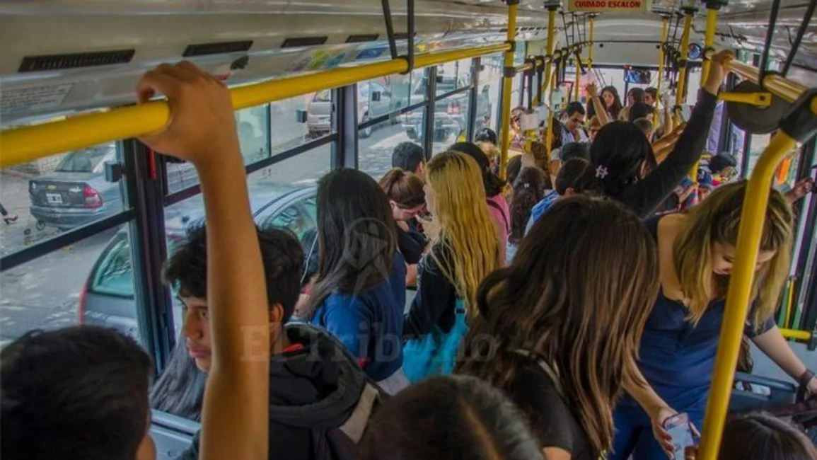 Finalmente los jóvenes de La Merced que estudian en Moldes tendrán pase libre