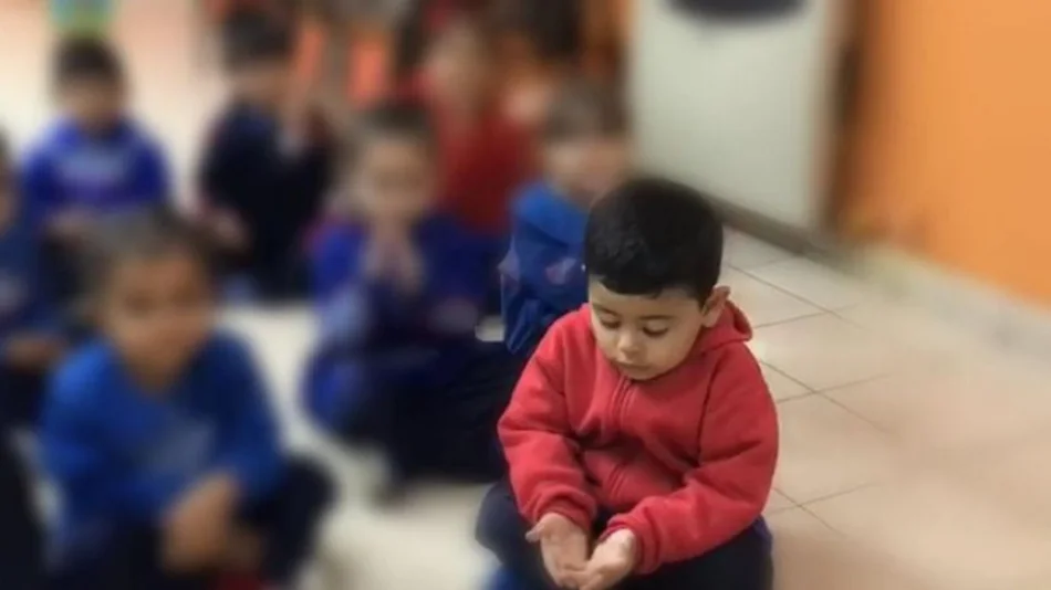 Video: Una maestra humilló a un niño tucumano tras la eliminación de River