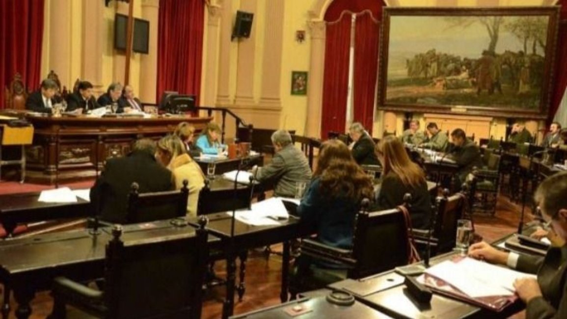 El Senado pidió que también se apoye económicamente a las ligas de fútbol del interior 