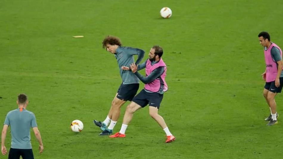 Higuaín casi se va a las manos con David Luiz