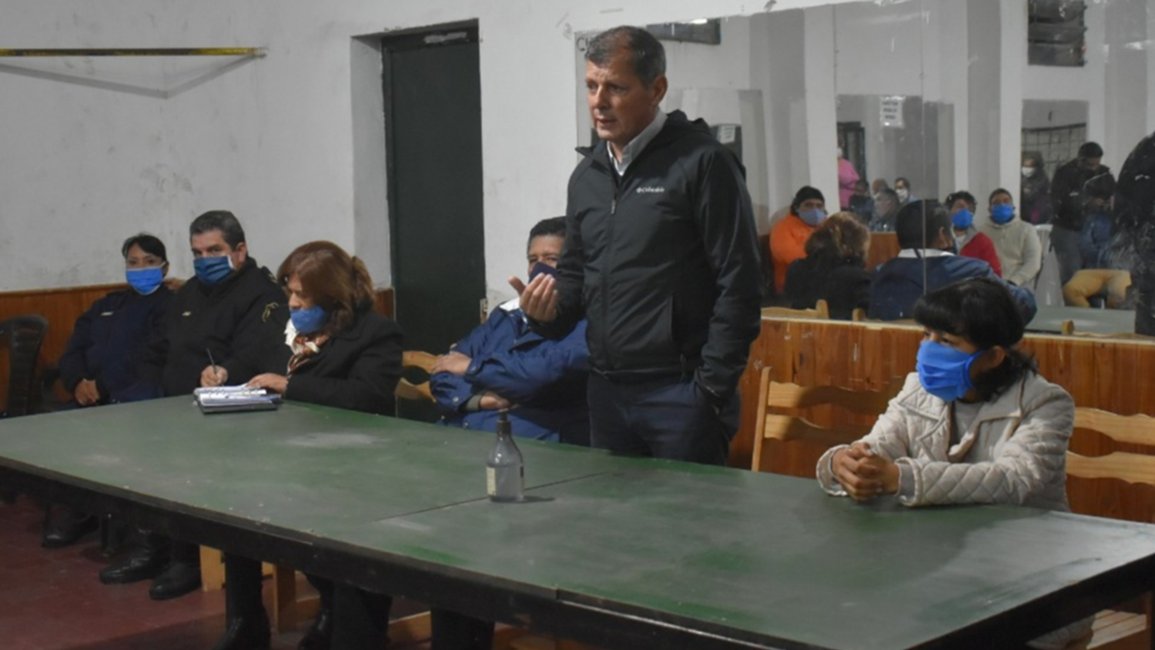 Caso Sulca: El ministro  Pulleiro,  con los vecinos