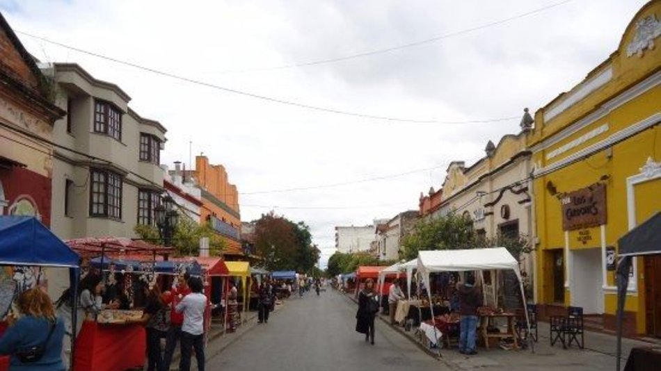 Abren las ferias de los paseos Balcarce, Ameghino y plaza Güemes